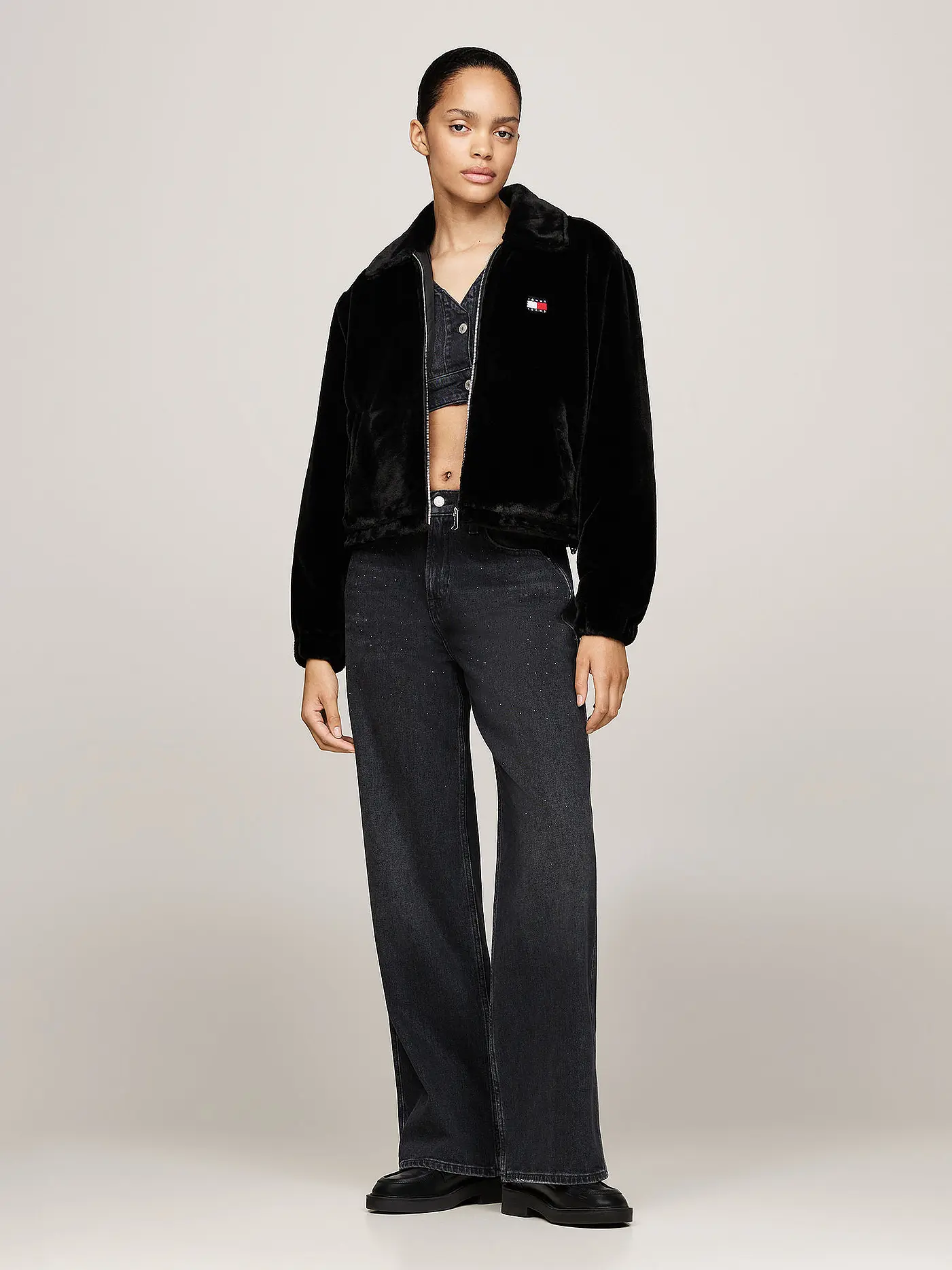 TOMMY JEANS | Jacke in Felloptik | 